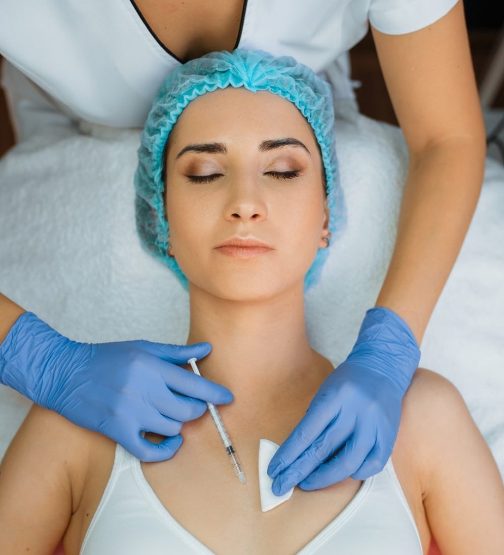 hands-of-expert-injecting-botox-PZX72PN-4.jpg hands-of-expert-injecting-botox-PZX72PN-4.jpg